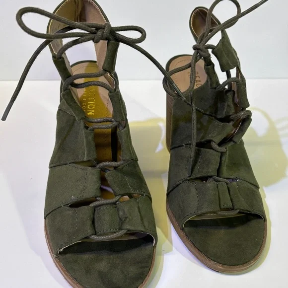 Olive Green Peep-Toe Heels with Chunky Heel - Picture 10 of 10